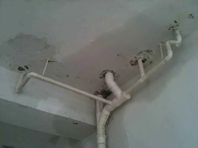 如何找出卫生间漏水的地方？   