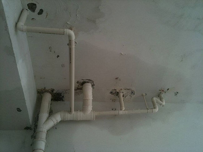 家里的水管发生漏水怎么办   